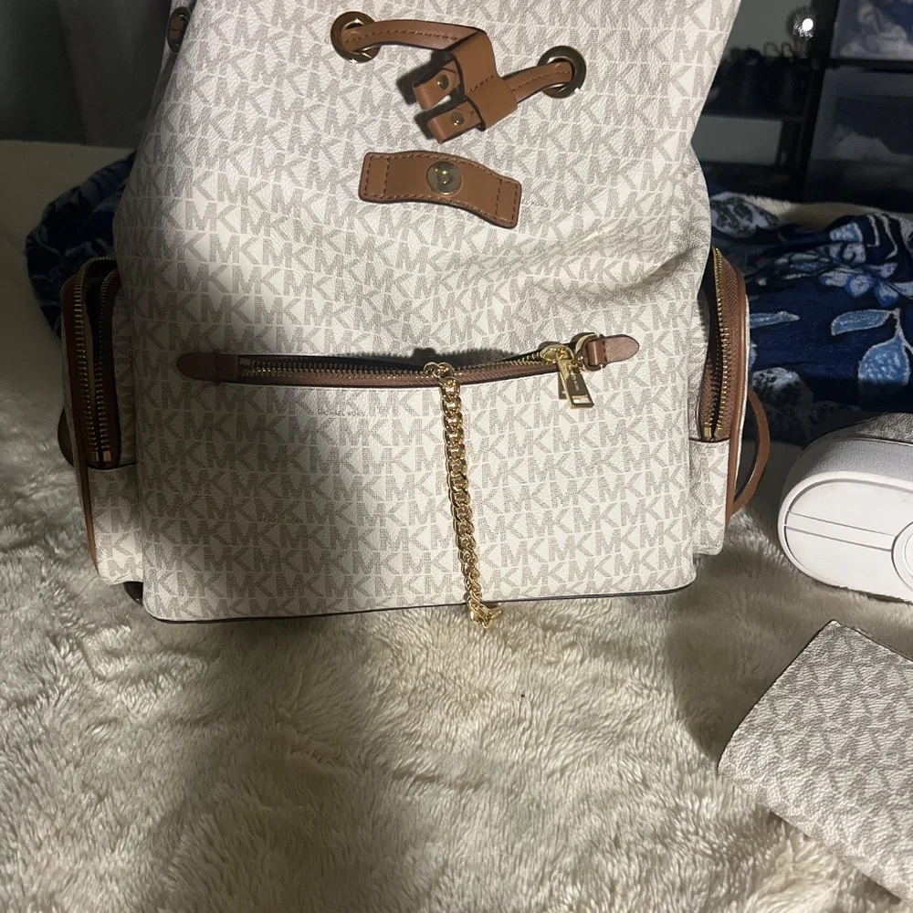 MK backpack - Picture 3 of 4